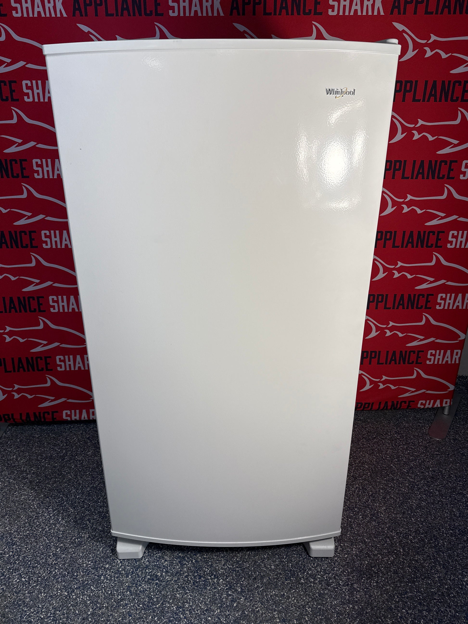 Discount WHIRLPOOL upright freezer at Appliance Shark. Overland Park, KS's premier scratch-dent appliance store.