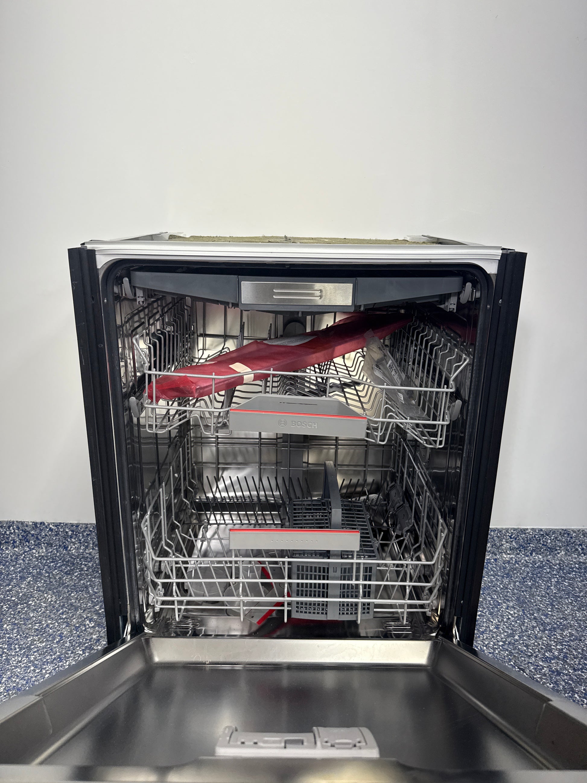 BOSCH SHX78CC5UC dishwasher operating at 42 dBA, available as a scratch and dent deal in Kansas City.