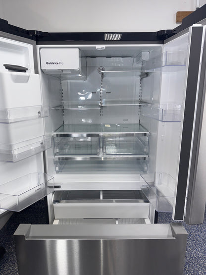 Interior view showing the VitaFreshPro® drawers and MultiAirFlow™ system of the BOSCH B36FD31ENS in Kansas City homes.