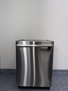 BOSCH SHX78CC5UC 800 Series stainless steel dishwasher scratch and dent special at Appliance Shark in Kansas City.