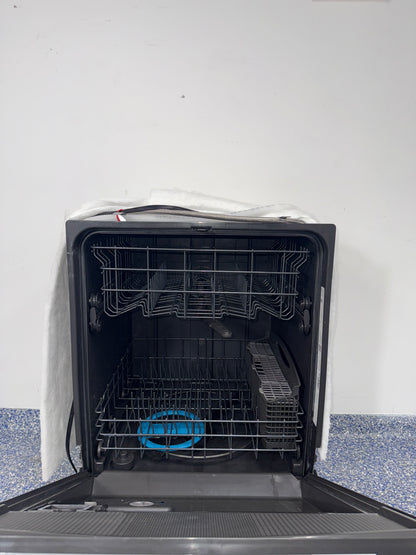 OrbitClean® multi-directional spray system inside the ELECTROLUX GDPH4525AF1A dishwasher, shown in Kansas City.