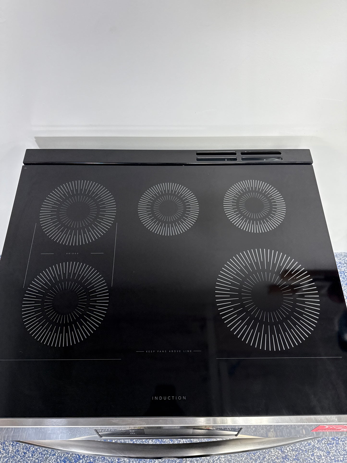 Total Convection oven of FRIGIDAIRE GCFI3060BF range with Air Fry and multiple cooking modes, discounted at Appliance Shark in Kansas City.