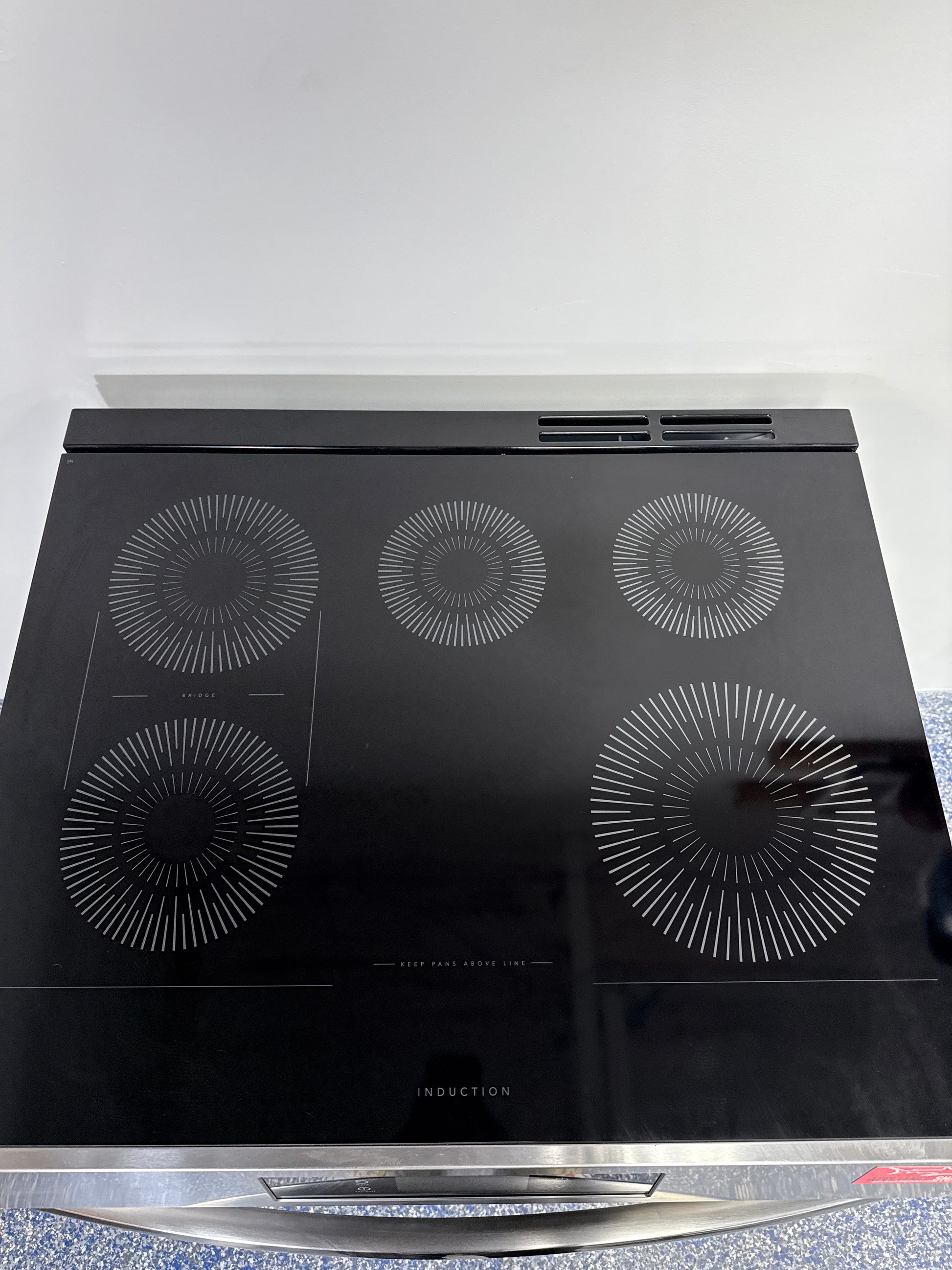 Total Convection oven of FRIGIDAIRE GCFI3060BF range with Air Fry and multiple cooking modes, discounted at Appliance Shark in Kansas City.
