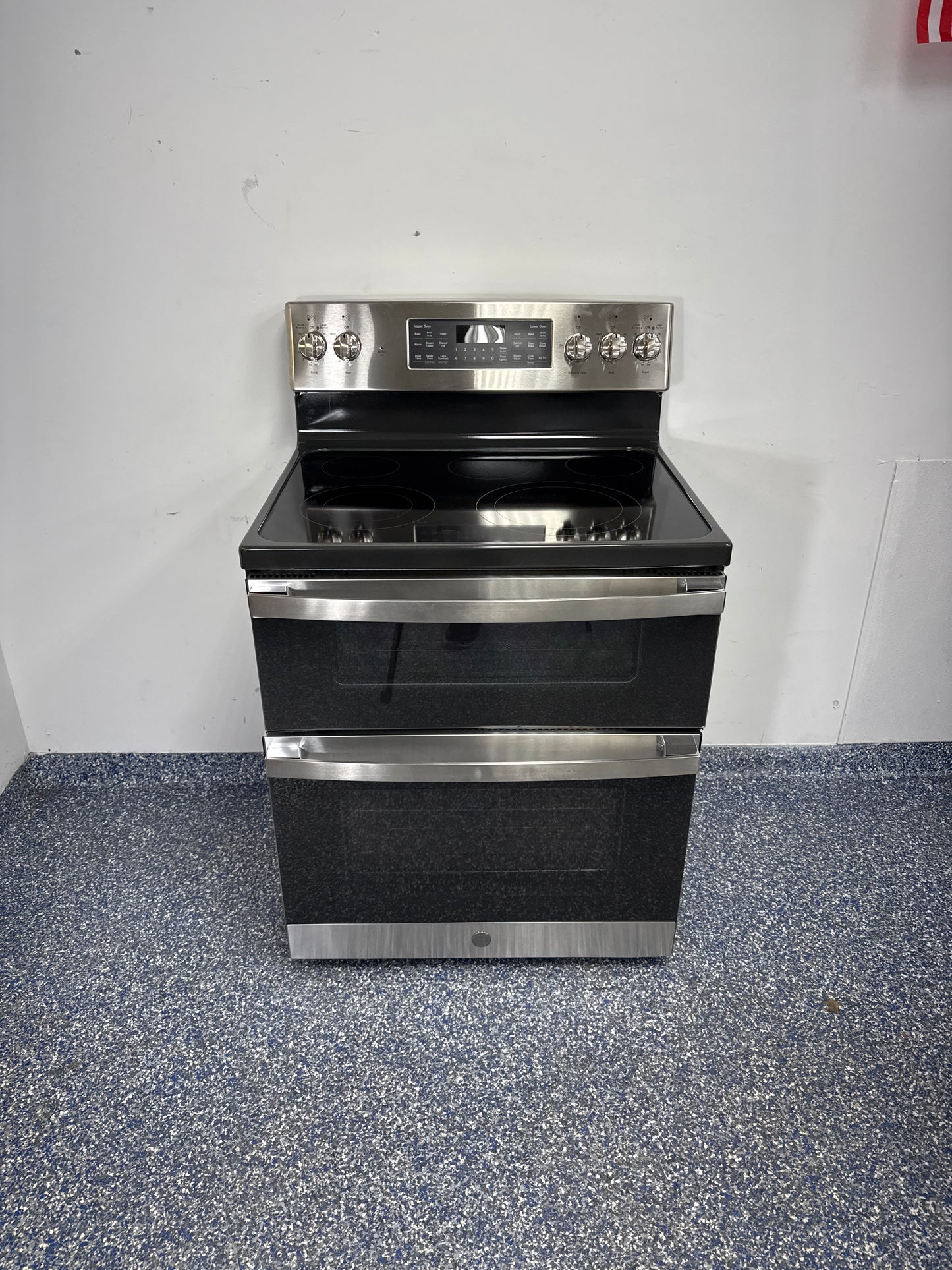 GE JBS86SPSS 30″ freestanding electric double oven range front view in Overland Park Kansas City area