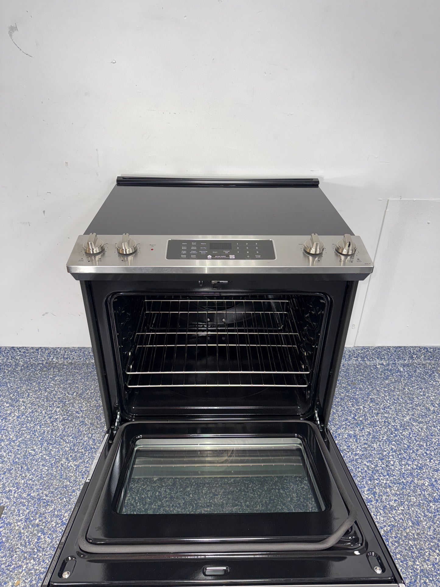 GE JS760SPSS range No Preheat Air Fry oven feature in Kansas City