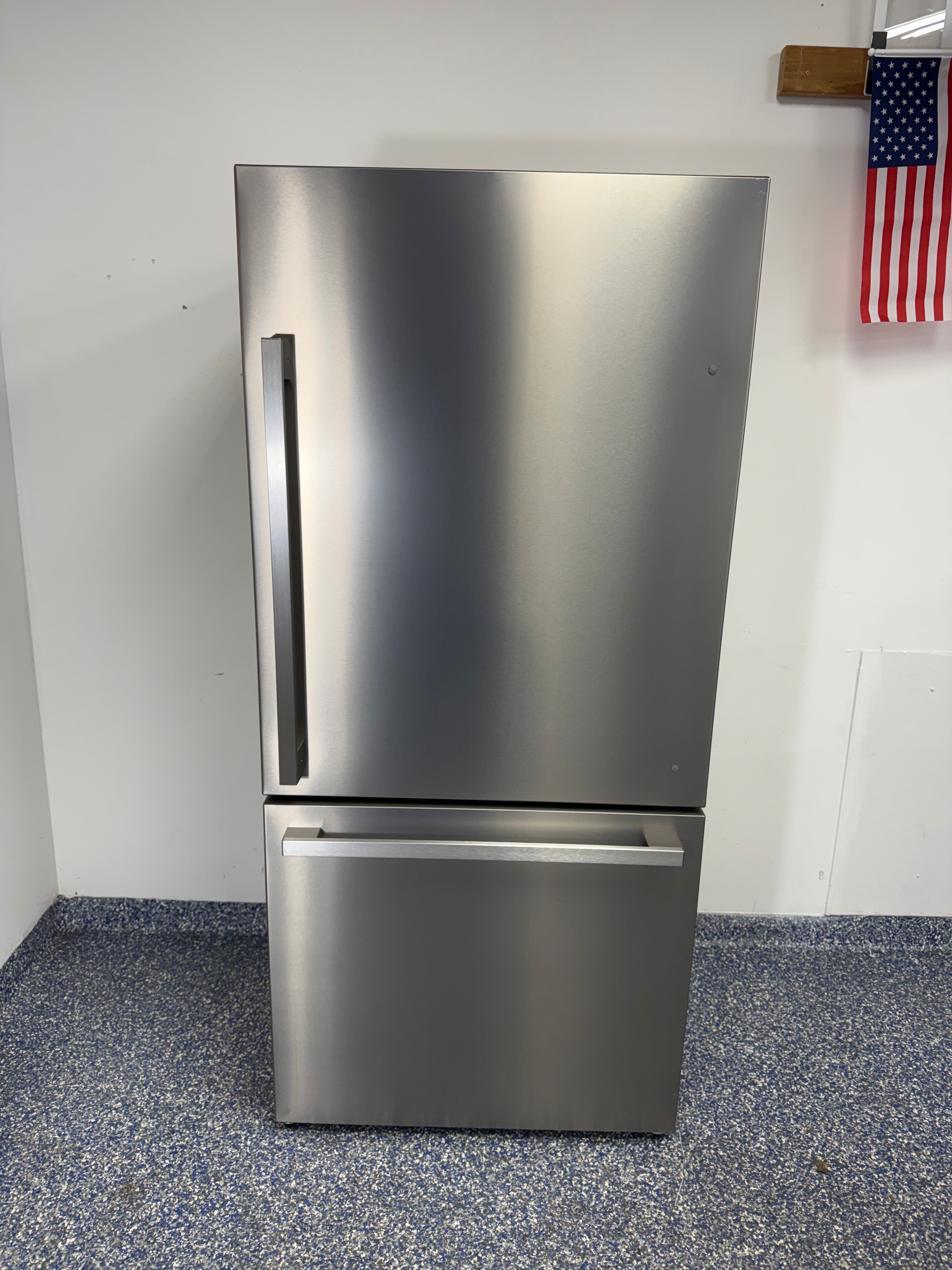 hisense-hrb171n6ase-front-view-stainless-french-door-refrigerator-kansas-city