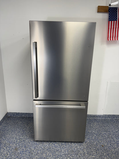 hisense-hrb171n6ase-front-view-stainless-french-door-refrigerator-kansas-city