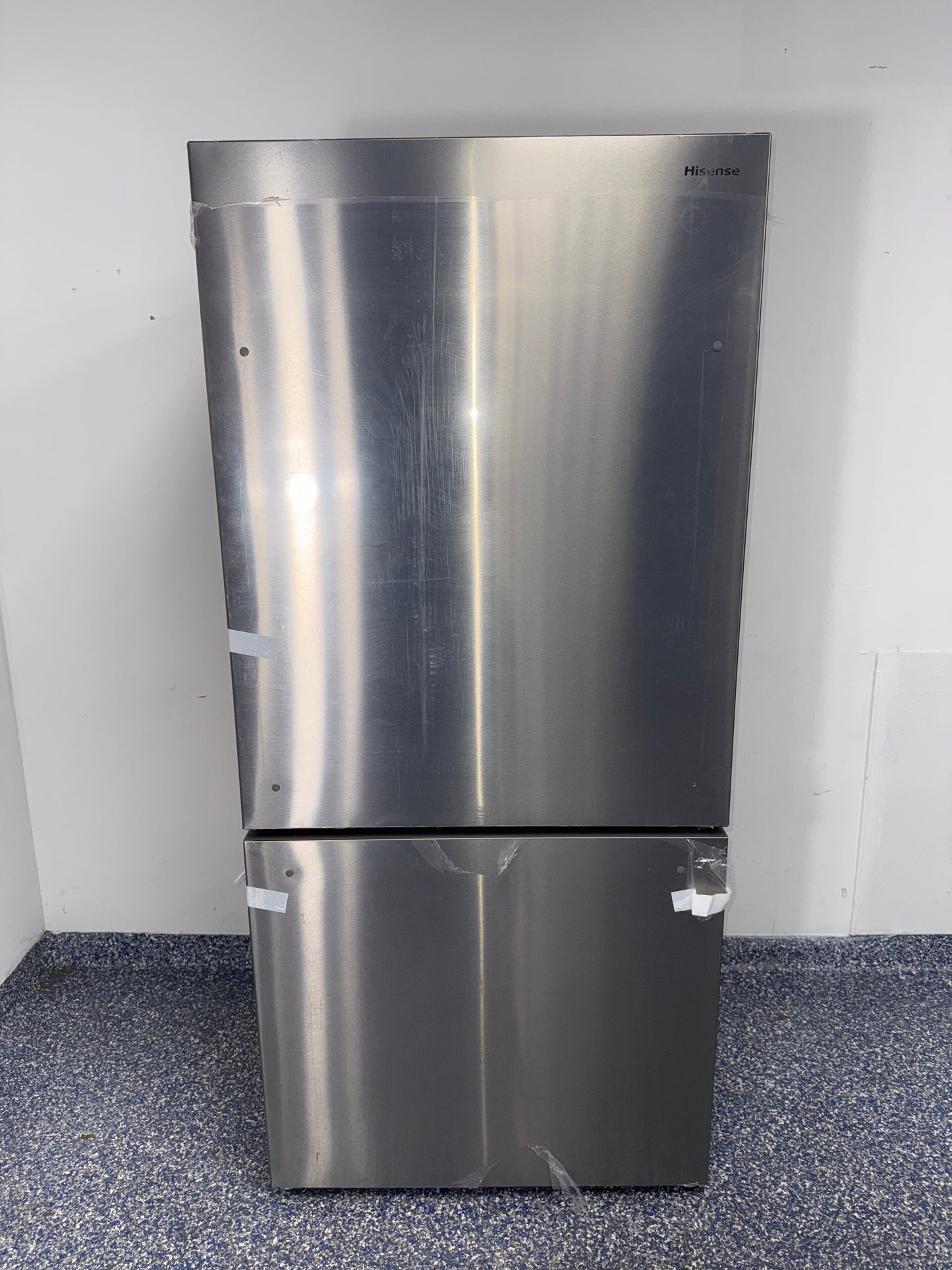 HISENSE HRB171N6BSE bottom freezer refrigerator front view in Overland Park near Kansas City