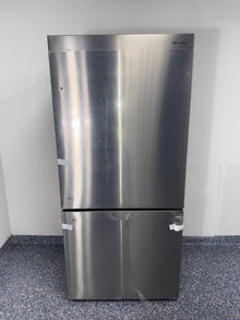 HISENSE HRB171N6BSE bottom freezer refrigerator front view in Overland Park near Kansas City