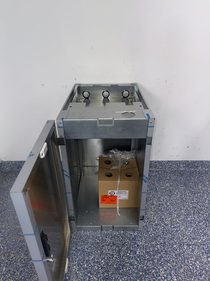 Lockable cabinet doors on HOSHIZAKI SD-271 equipment stand in Kansas City.