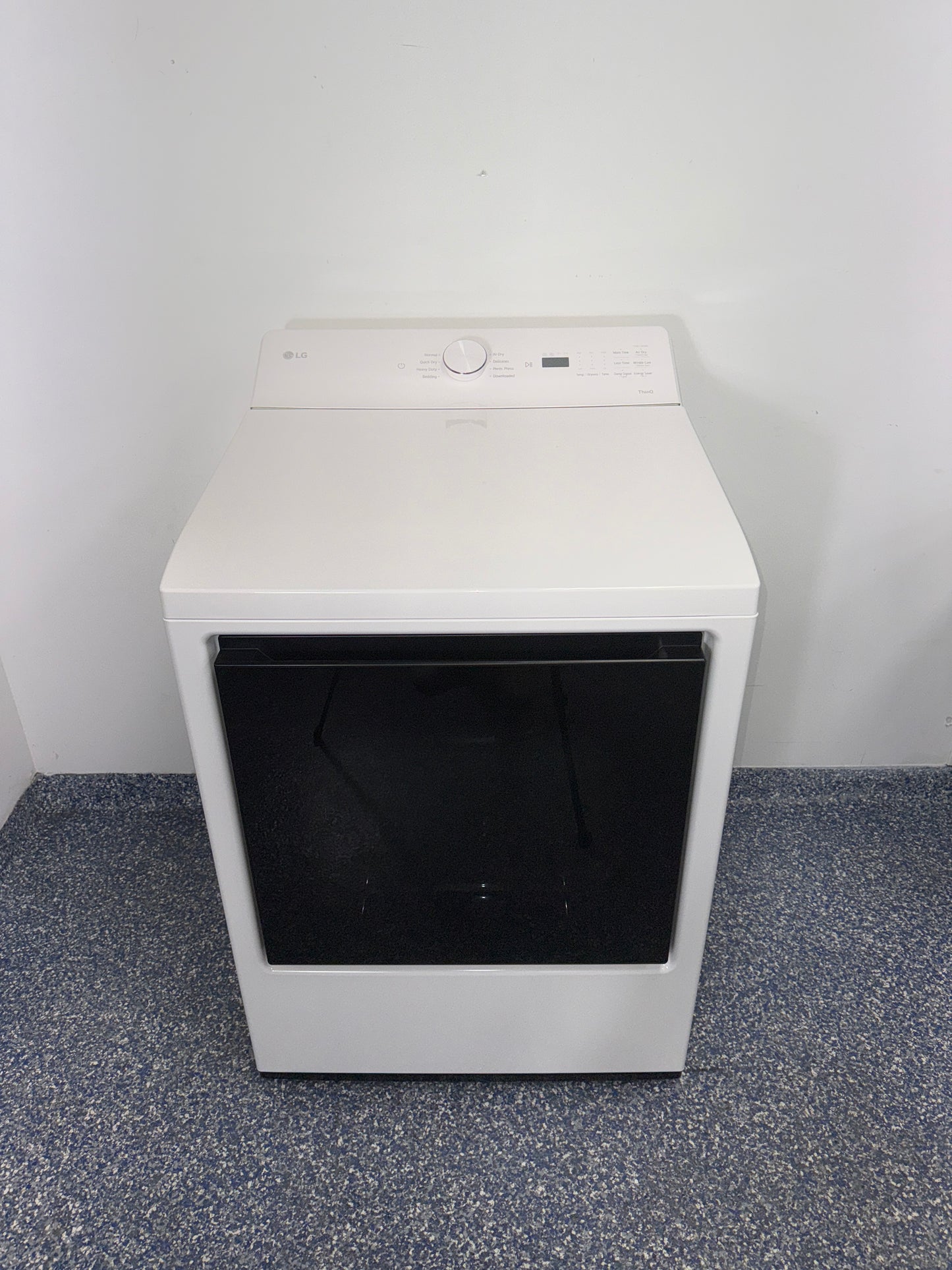 Front view of the LG DLE8200W dryer available in Overland Park near Kansas City.