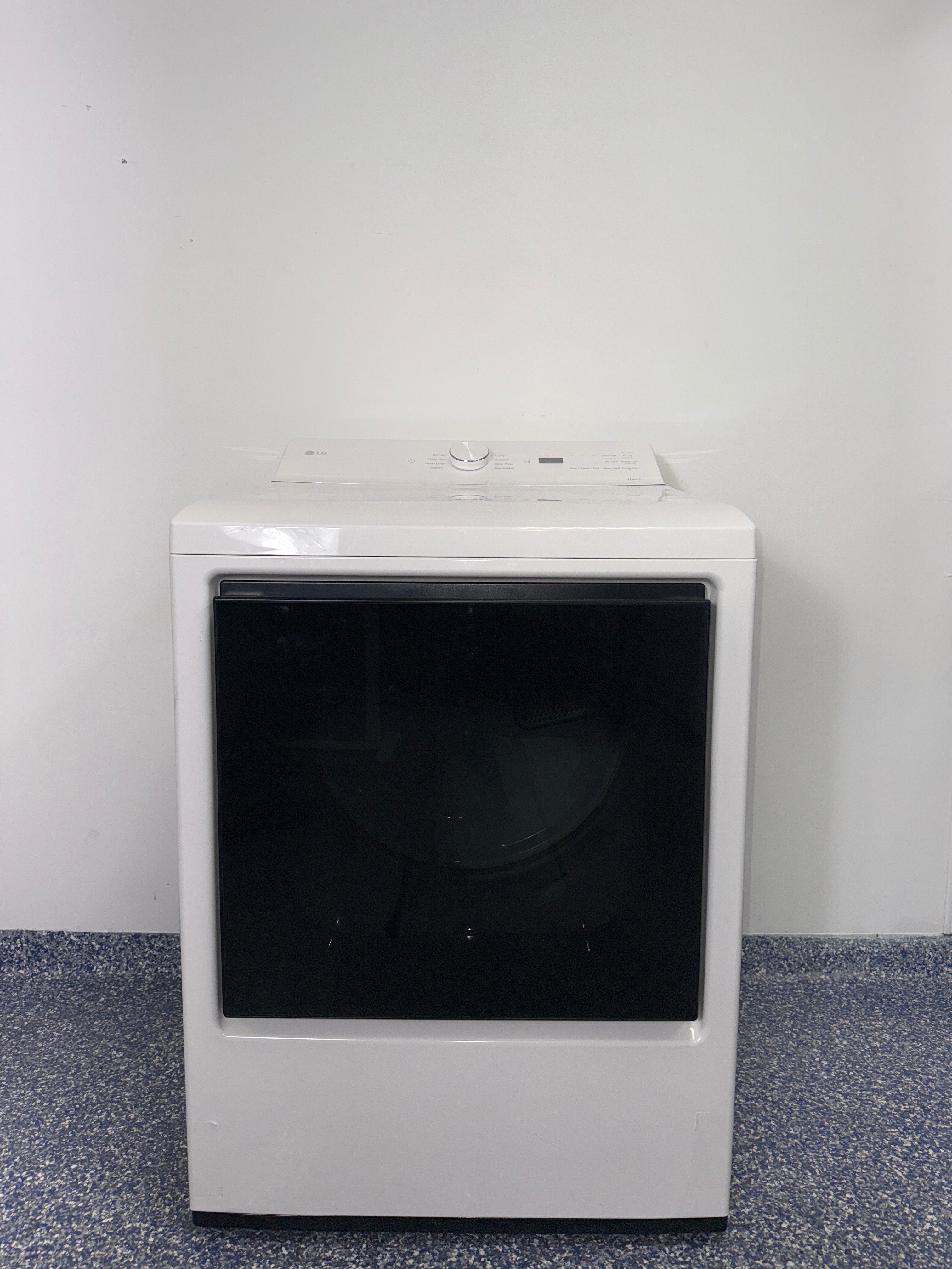 The LG DLE8200W electric dryer from the front, a dependable model for a great deal in Kansas.