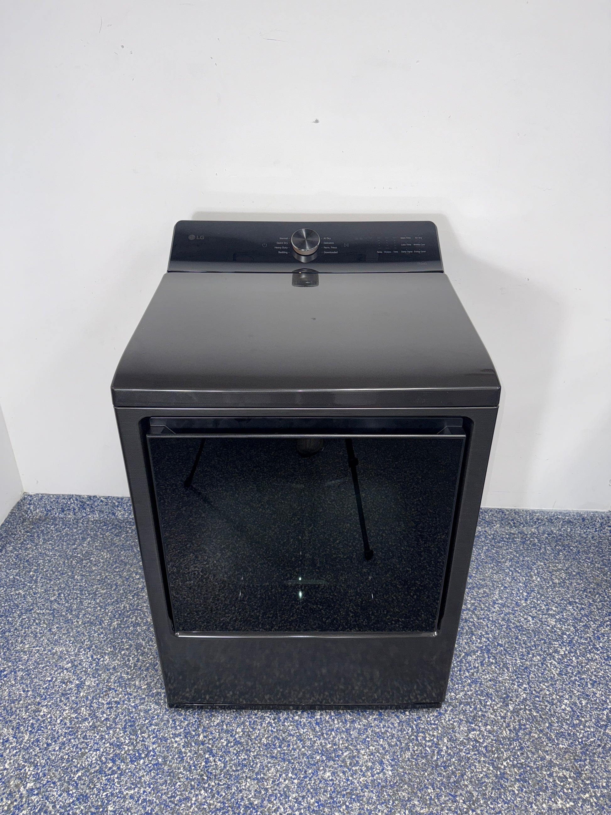 Front view of the LG DLE8480LE front load dryer in Overland Park, KS.