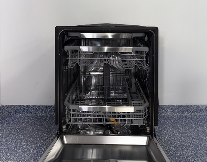 The LG LDPM6762S dishwasher interior, showcasing its Dynamic Heat Dry feature, an ideal appliance for homes in Overland Park.