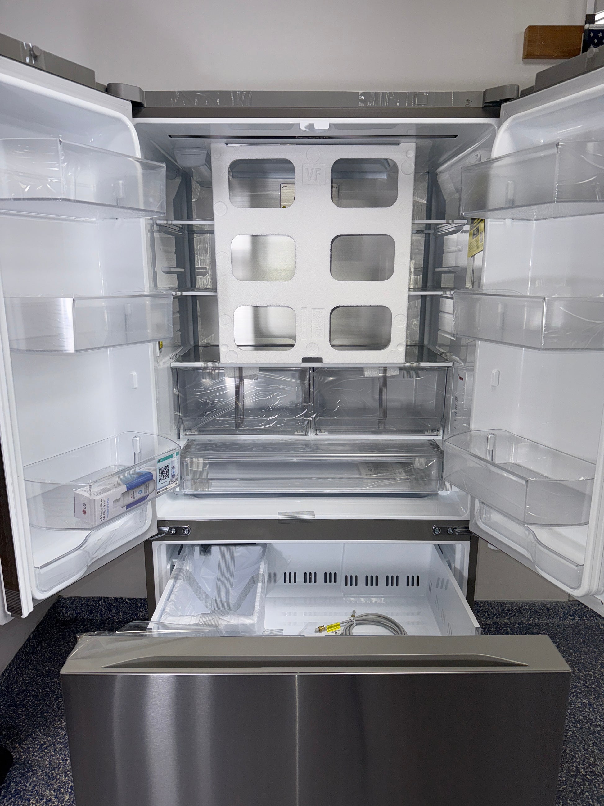 lg-lrflc2716s2-interior-shelves-overland-park