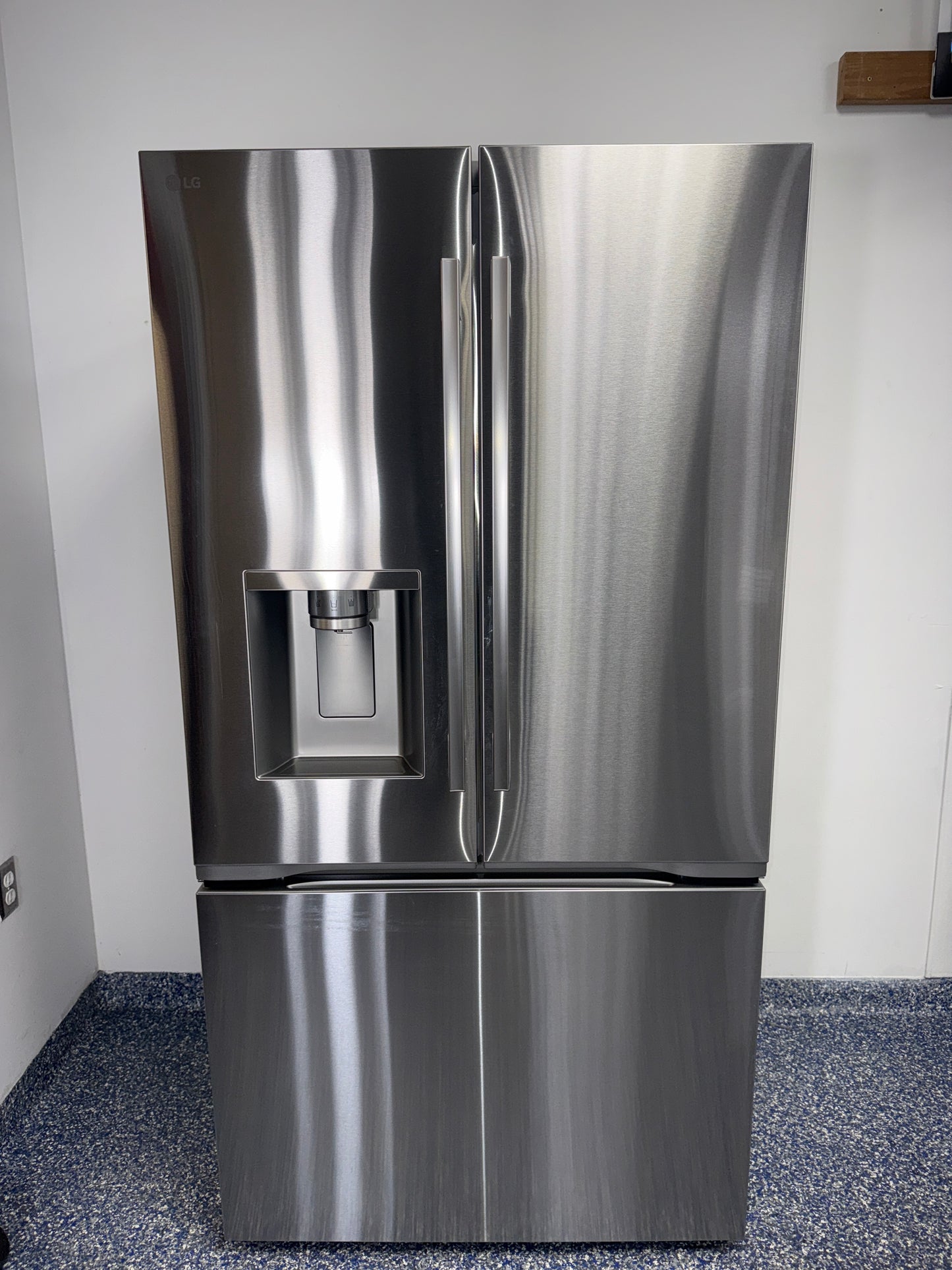 LG LRFXC2606S counter-depth profile aligned with cabinetry Kansas City kitchen