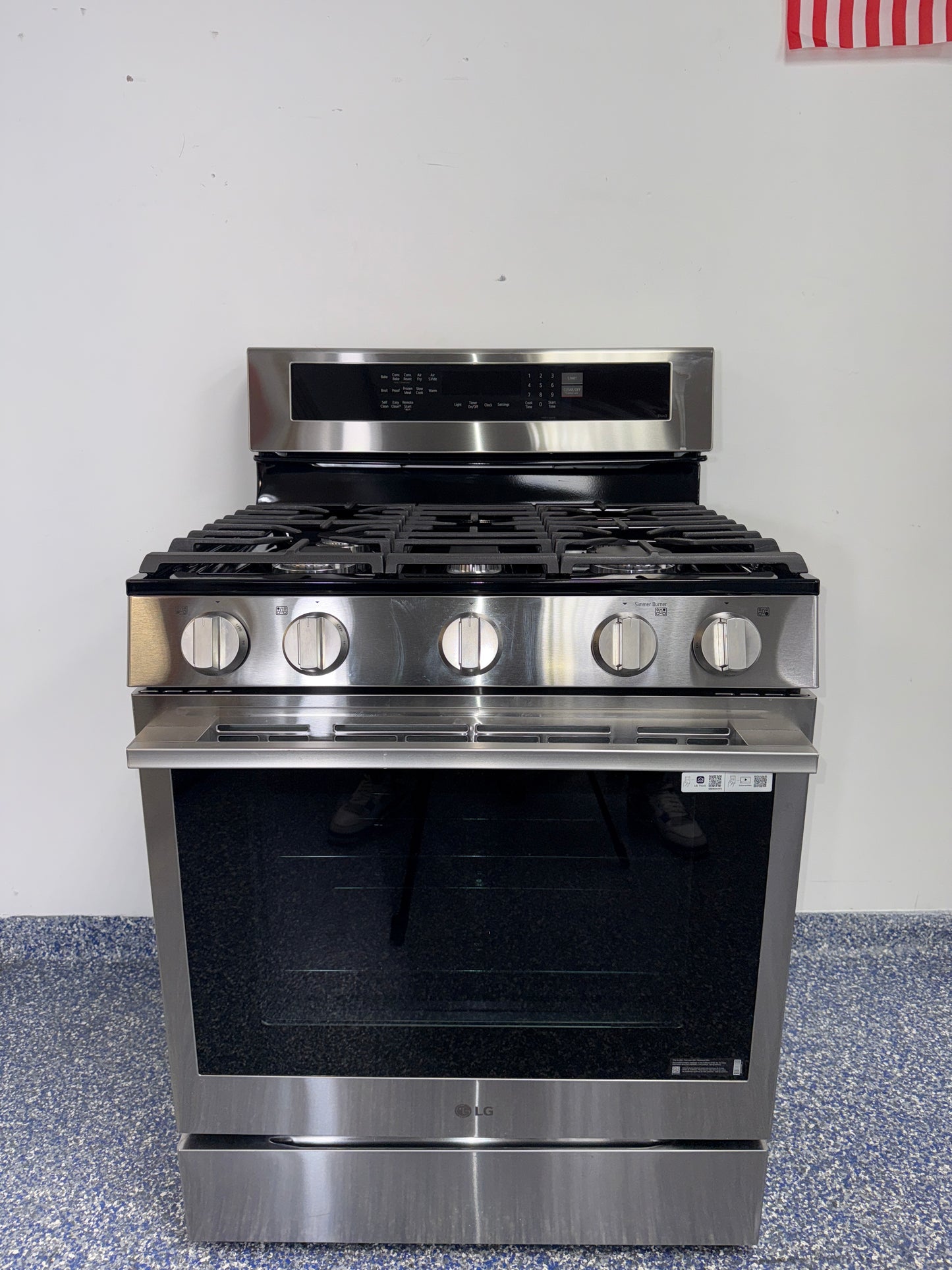 Front view of the LG LRGN6325X 30-inch smart gas range in PrintProof® Stainless Steel, available in Overland Park, KS.