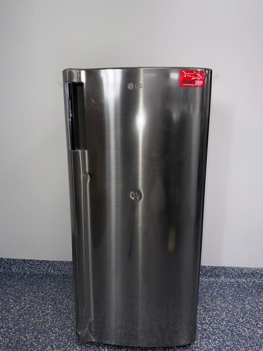 Energy-efficient design of LG LRONC0605V compact refrigerator, scratch and dent special in Kansas City.
