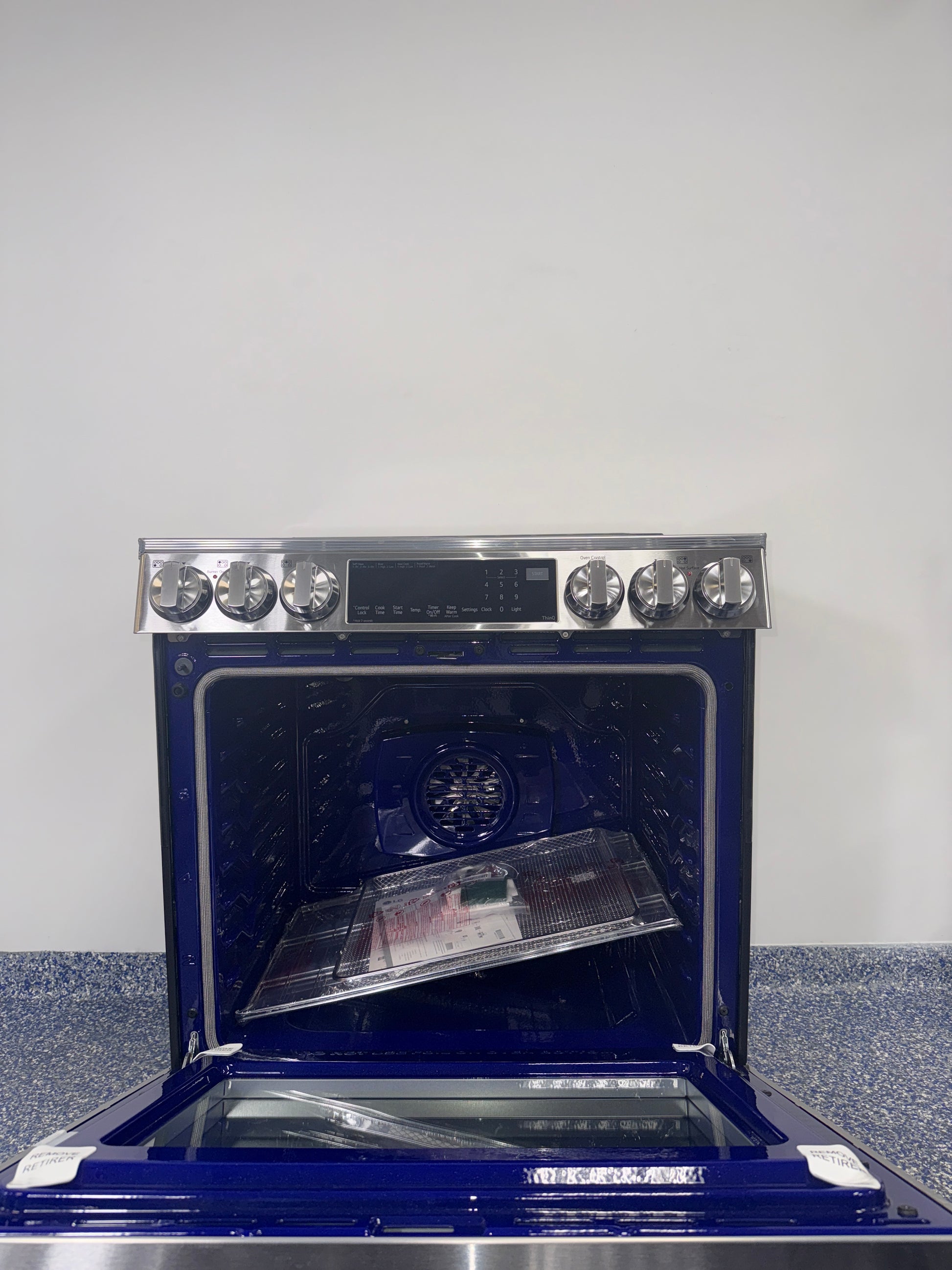 Air Fry feature of LG LSEL6335FE range, available as a scratch and dent deal in Kansas City.