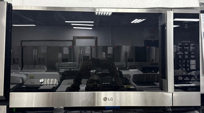 LG MVEM1825X front view PrintProof® stainless microwave Kansas City kitchen