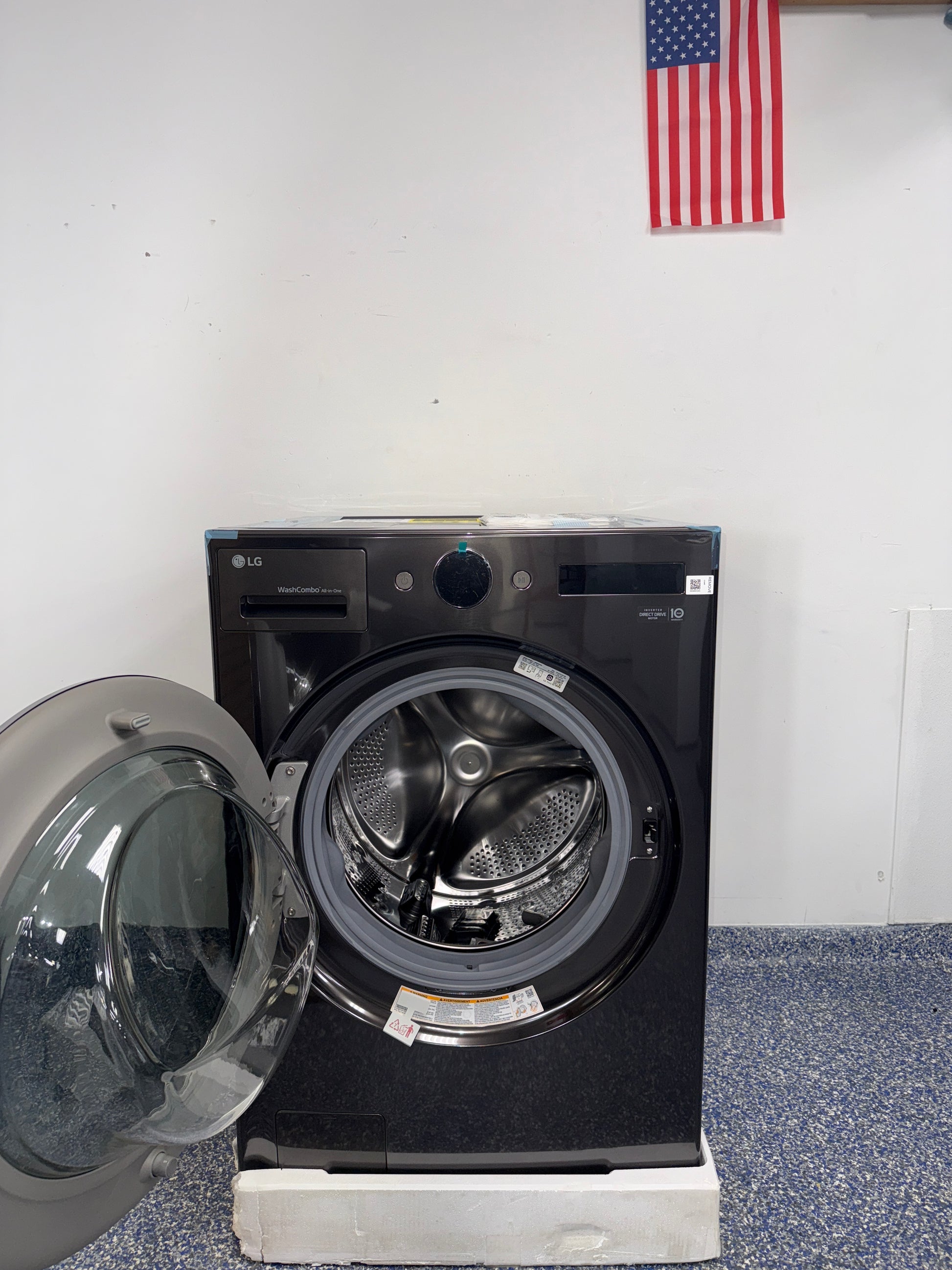 AI Fabric & Weight Sensor control panel of the LG WM6998HBA washer/dryer combo, featured in Kansas City homes.