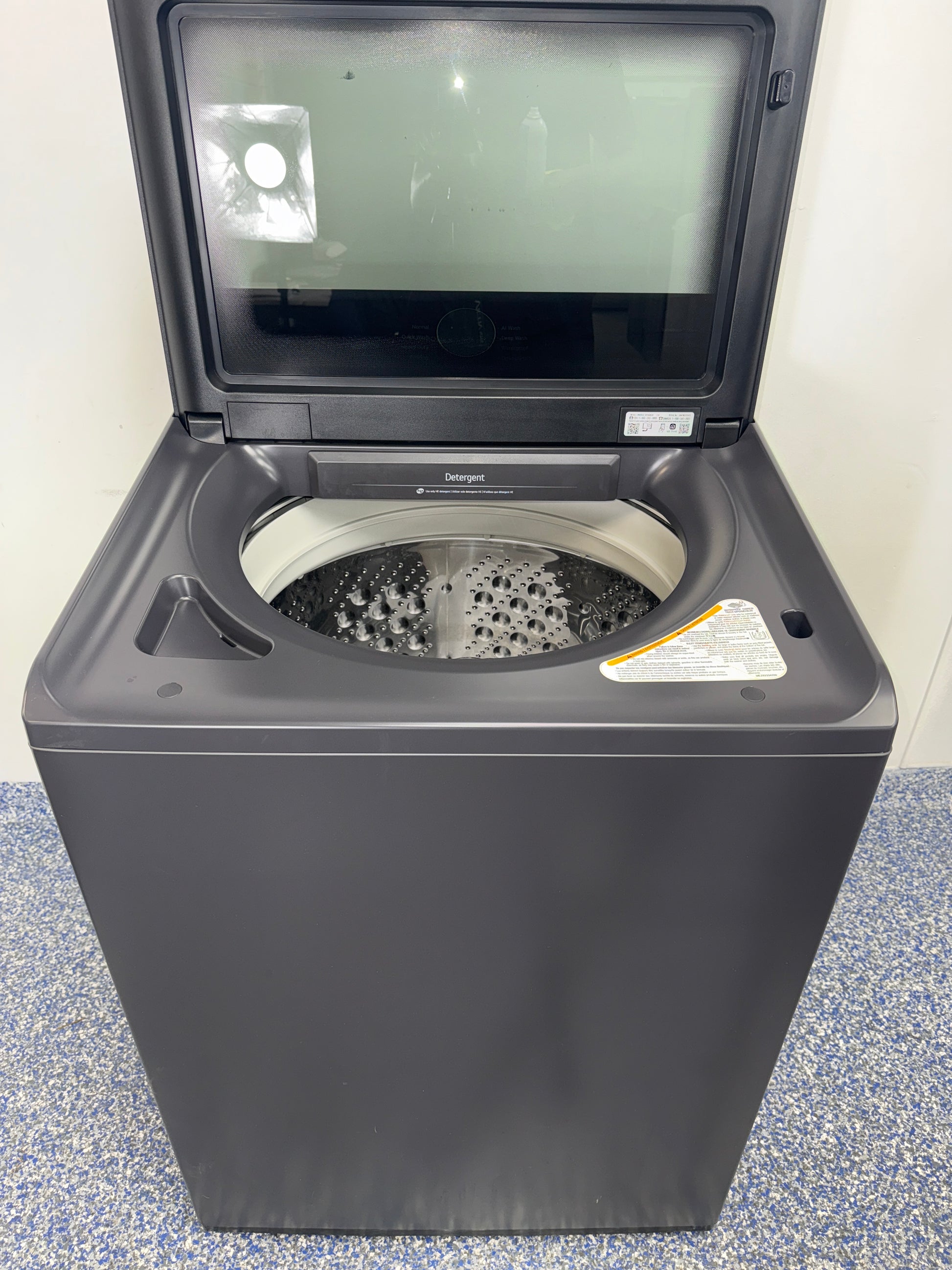 LG WT8600CB control panel with TurboWash3D™ and ThinQ® smart features, shown in Overland Park, KS.