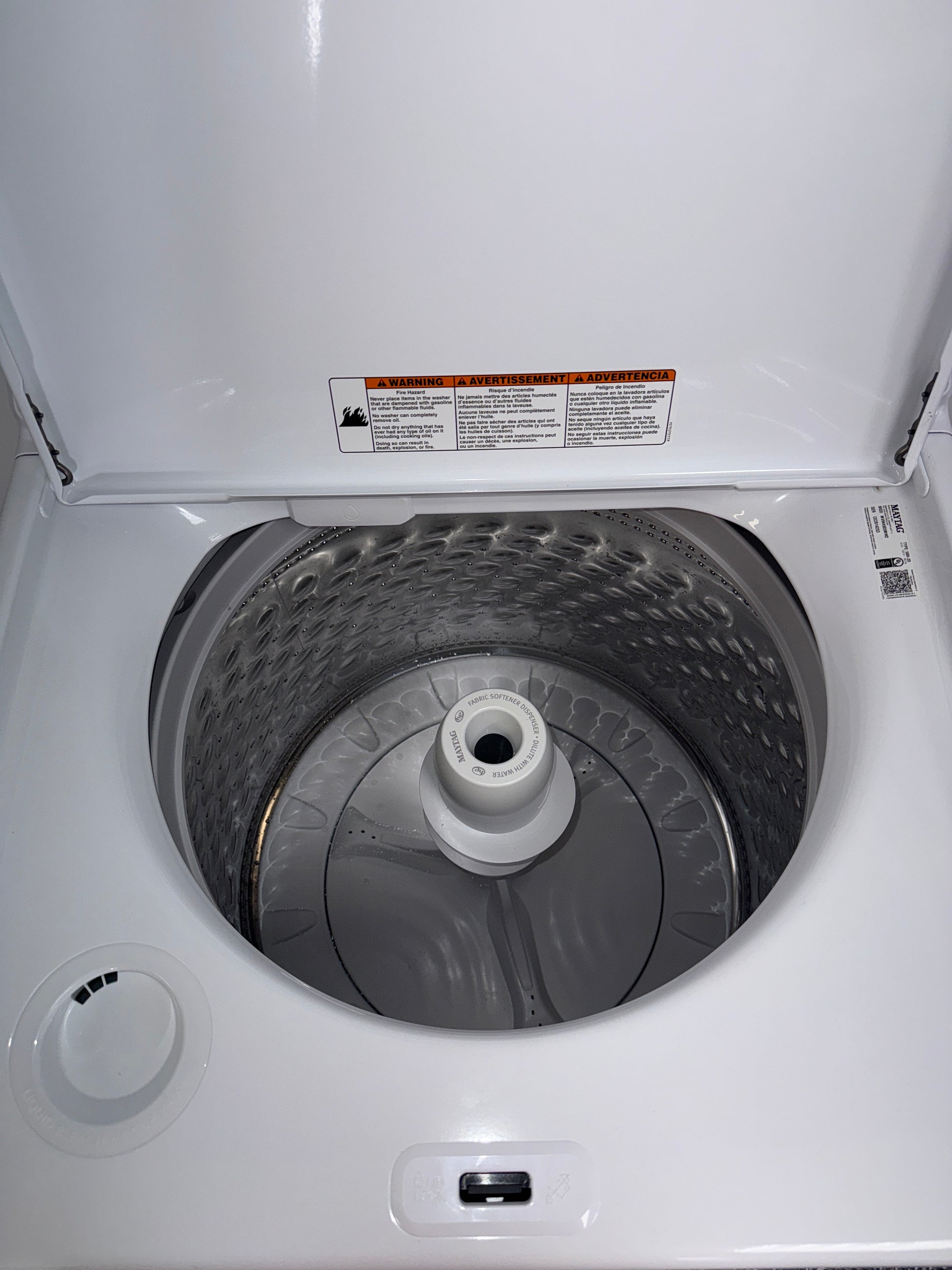The MAYTAG 4.7 cu. ft. top load washer, model MVW4505MW, available at Appliance Shark.