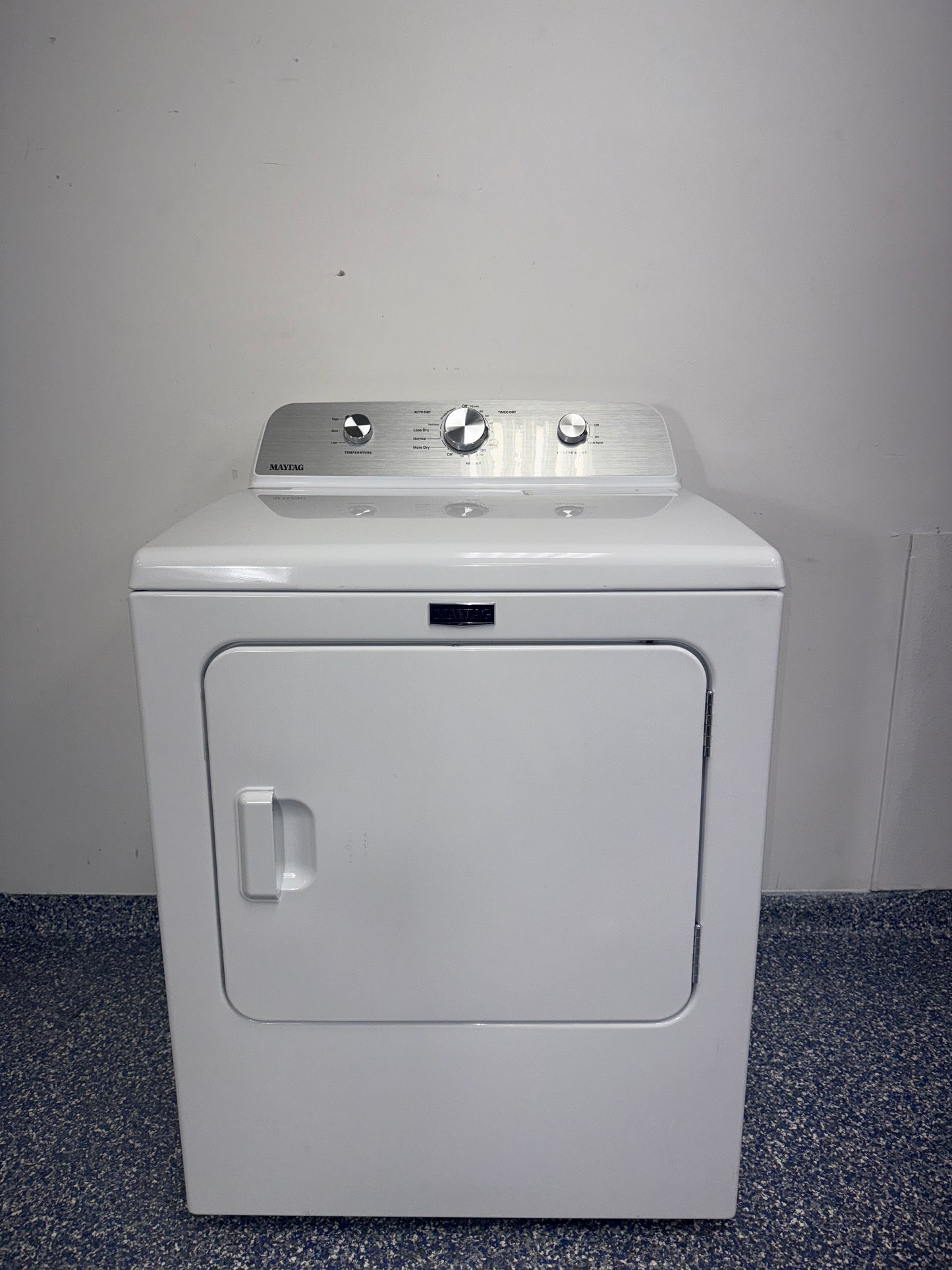 Front view of the MAYTAG MED4500MW0 7.0 cu ft electric dryer in white, available in Overland Park, KS.