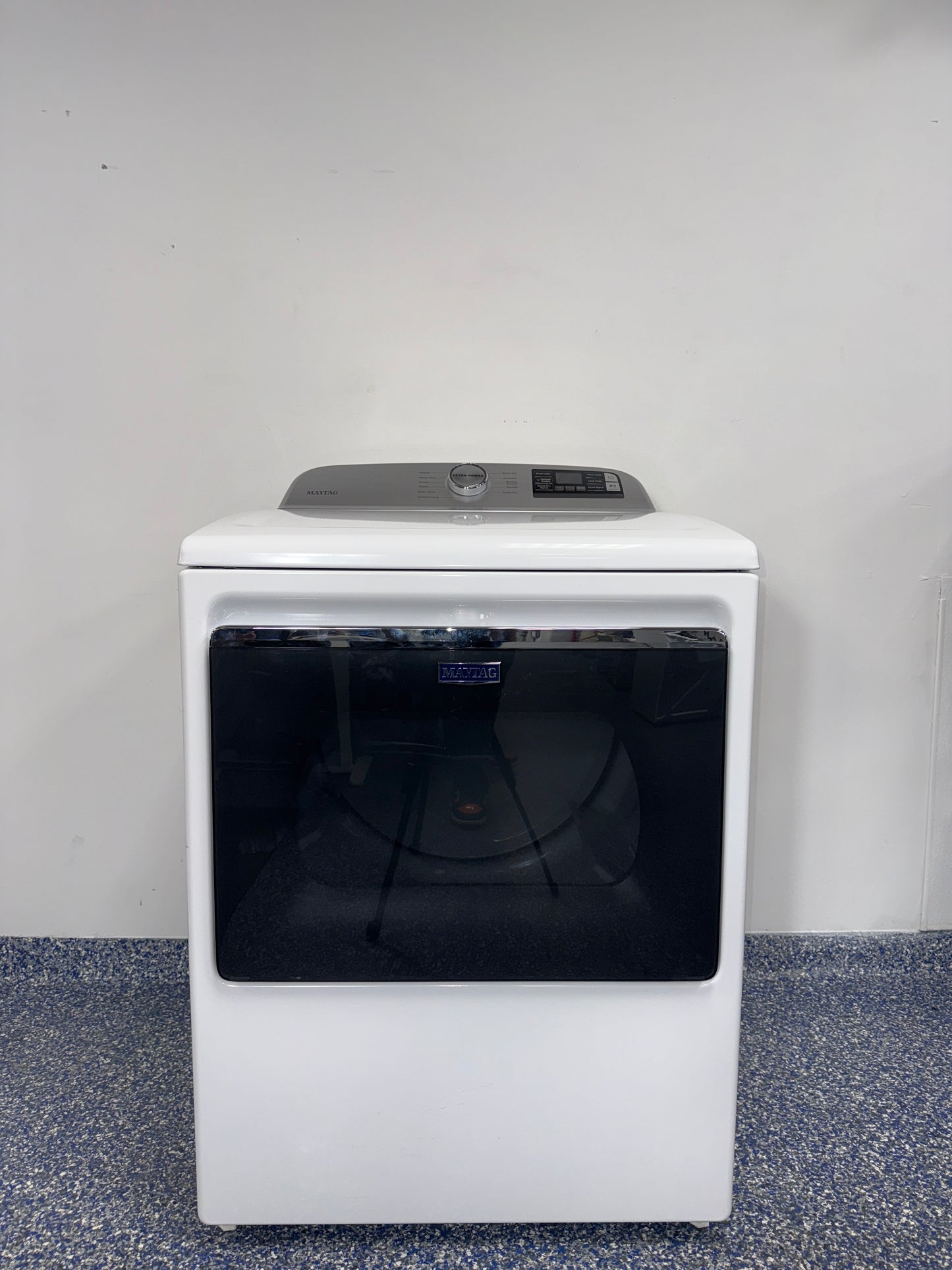 The MAYTAG MED6230HW electric dryer from the front, highlighting its Advanced Moisture Sensing feature and a great deal in Kansas.