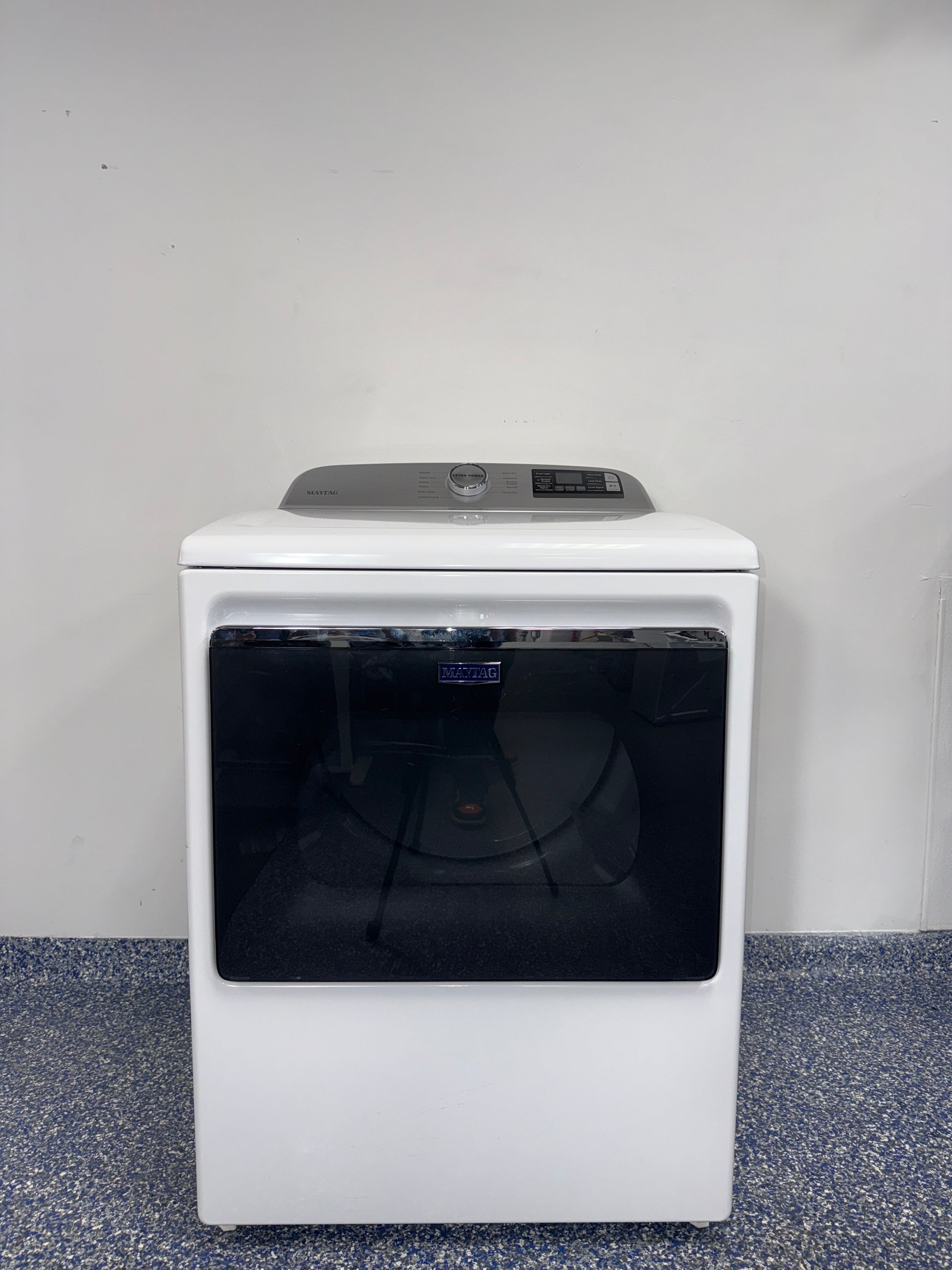 The MAYTAG MED6230HW electric dryer from the front, highlighting its Advanced Moisture Sensing feature and a great deal in Kansas.