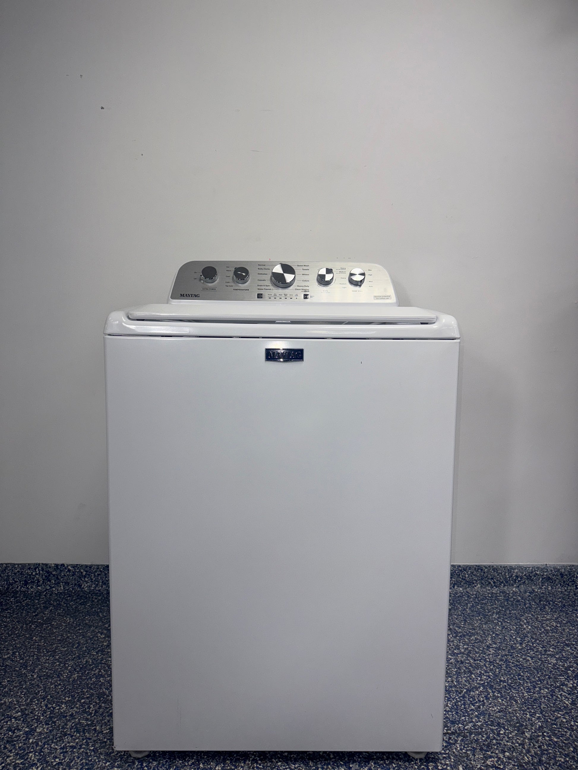 The MAYTAG MVW5435PW top load washer from the front, highlighting its PowerWash® Agitator and a great deal in Kansas.