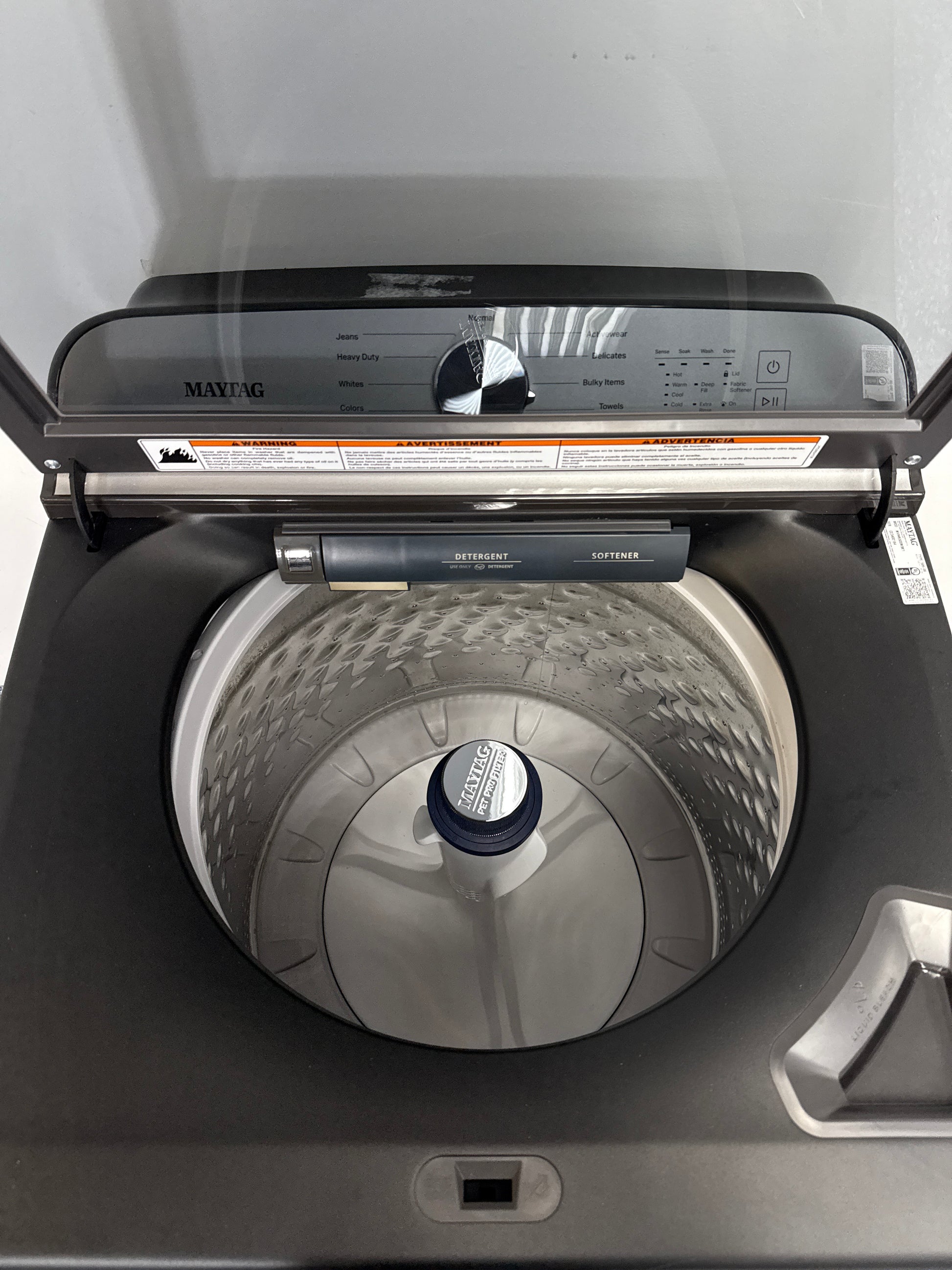 The MAYTAG MVW6500MBK top load washer from the front, highlighting its Extra Power button and a great deal in Kansas.