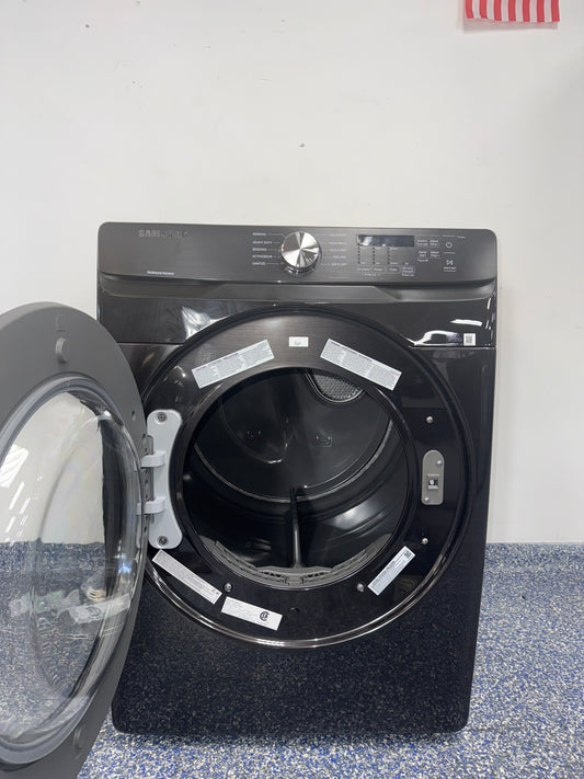 Control panel of the SAMSUNG DVG45T6000V showing cycle options, featured in Kansas City homes.