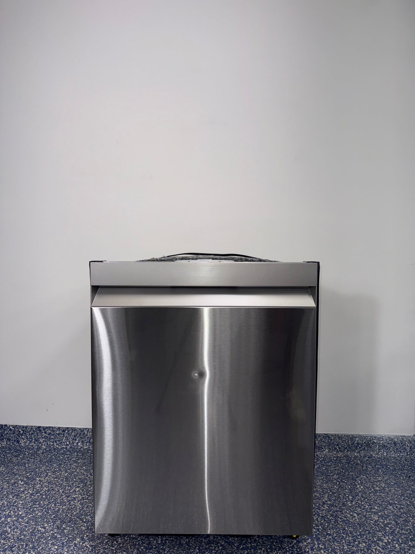Front view of the SAMSUNG DW80CG5450SR dishwasher, highlighting the powerful StormWash+ system and a great deal in Kansas.