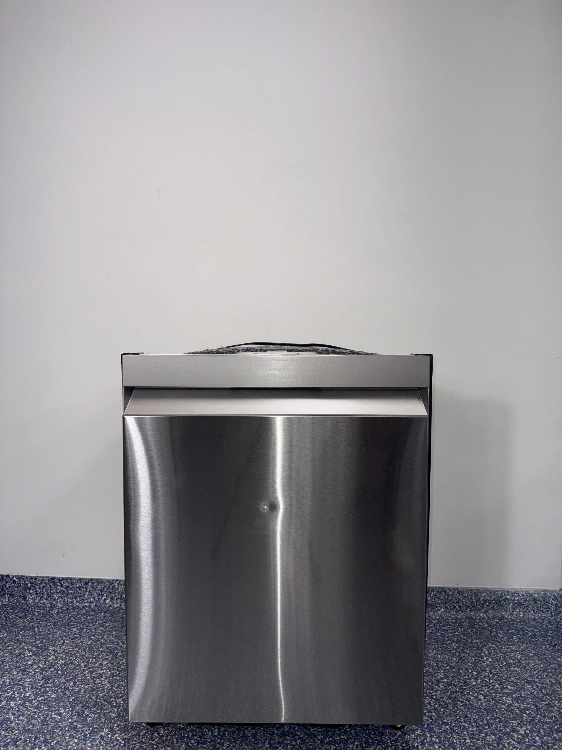 Front view of the SAMSUNG DW80CG5450SR dishwasher, highlighting the powerful StormWash+ system and a great deal in Kansas.