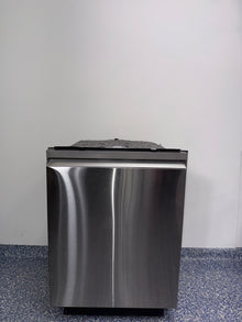 SAMSUNG DW90F89P0USR Chef Collection dishwasher in stainless steel, scratch and dent special at Appliance Shark in Kansas City.