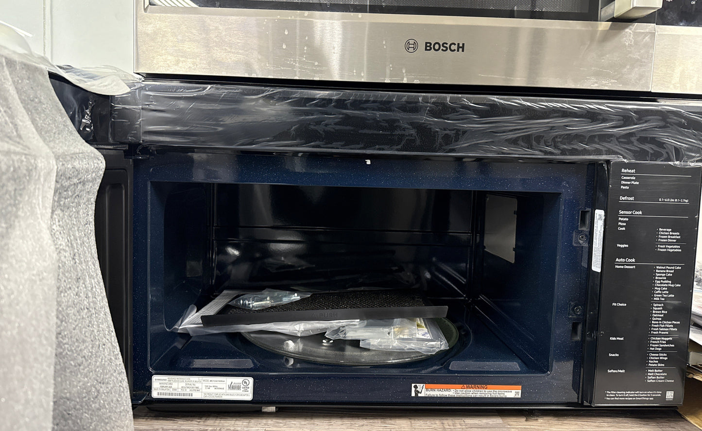 SAMSUNG ME21DG6700SRAA Auto-Dimming Glass Touch Controls panel detail Kansas City home