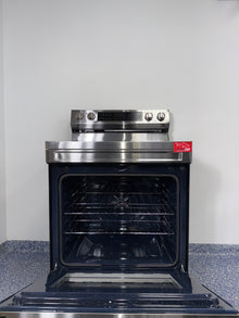 Air Fry function inside the SAMSUNG NE63D6511SR electric oven, available as a scratch and dent deal in Kansas City.