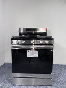 SAMSUNG NX60A6511SS stainless steel gas range scratch and dent special at Appliance Shark in Kansas City.