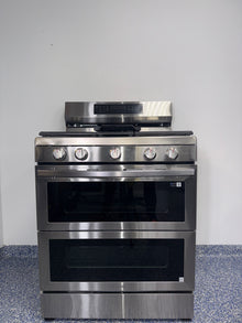 The SAMSUNG NX60A6751SS gas range from the front, highlighting its Flex Duo™ oven and a great deal in Kansas.