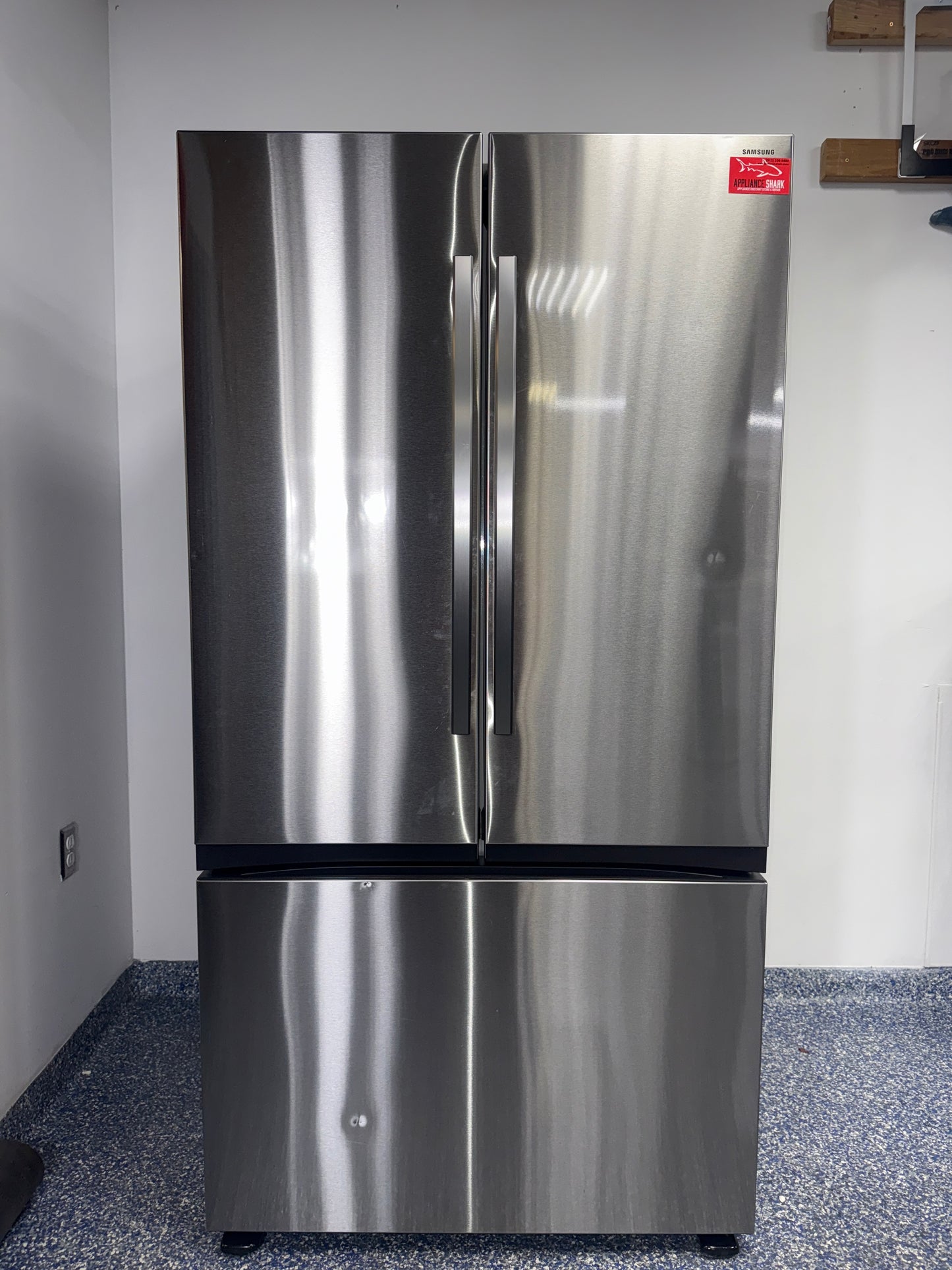 The SAMSUNG RF32CG5300SR refrigerator from the front, a French door model for a great deal in Kansas.