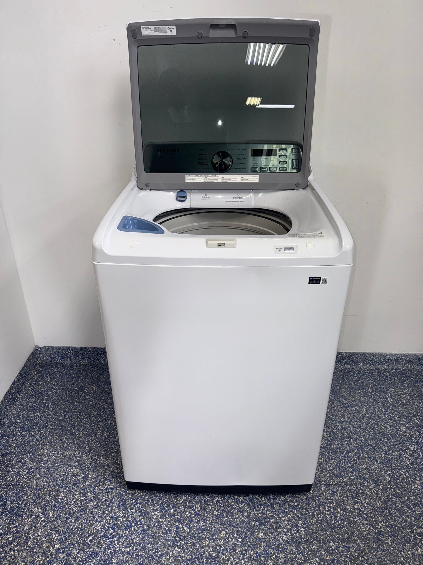 SAMSUNG WA47CG3500AW top load washer angled view in Overland Park Kansas City