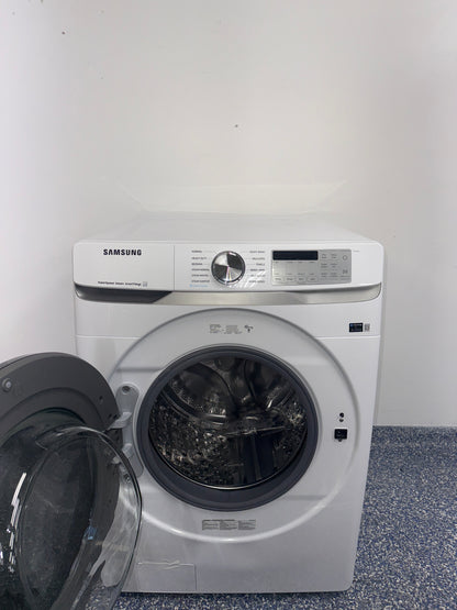 Control panel with SmartThings® connectivity on the SAMSUNG WF45B6300AW, shown in Kansas City homes.