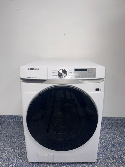 Front view of the SAMSUNG WF45B6300AW 4.5 cu ft front-load washer in white, available in Overland Park, KS.