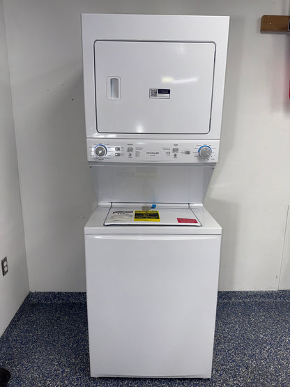 Front view of the WHIRLPOOL WET4024HW0 front load washer in a Kansas City laundry room.