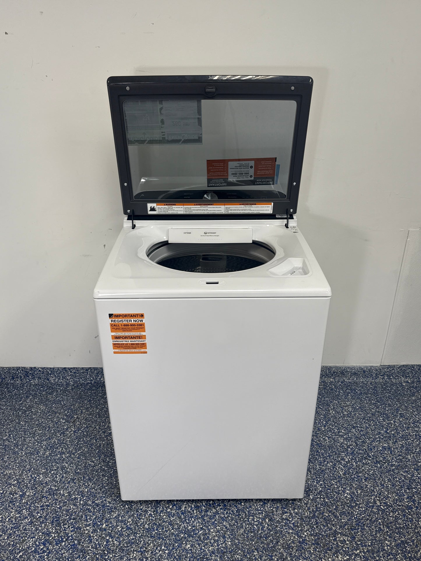 Detail of the 2-in-1 removable agitator feature on the WHIRLPOOL WTW6157PW, shown for Kansas City laundering.