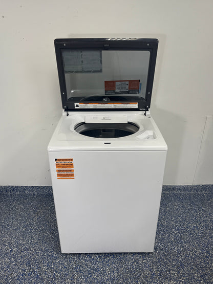 Detail of the 2-in-1 removable agitator feature on the WHIRLPOOL WTW6157PW, shown for Kansas City laundering.